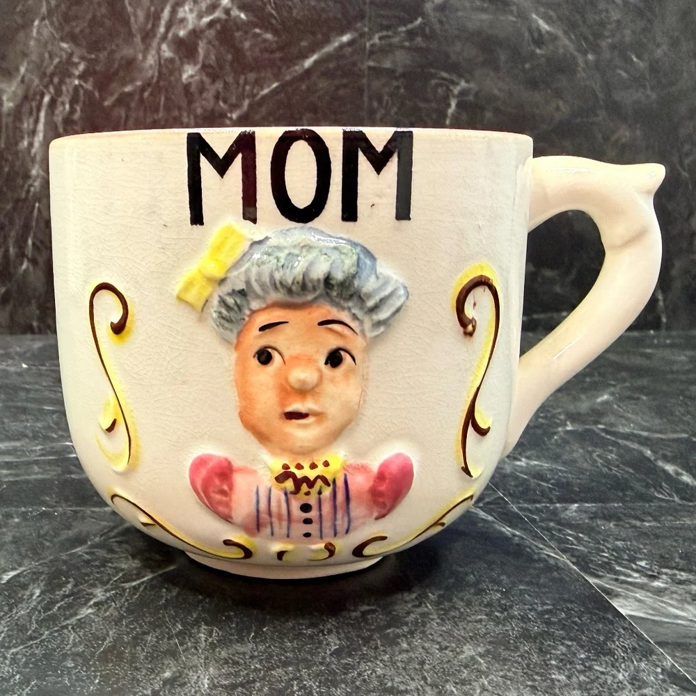 LEFTON “Mom” Mug